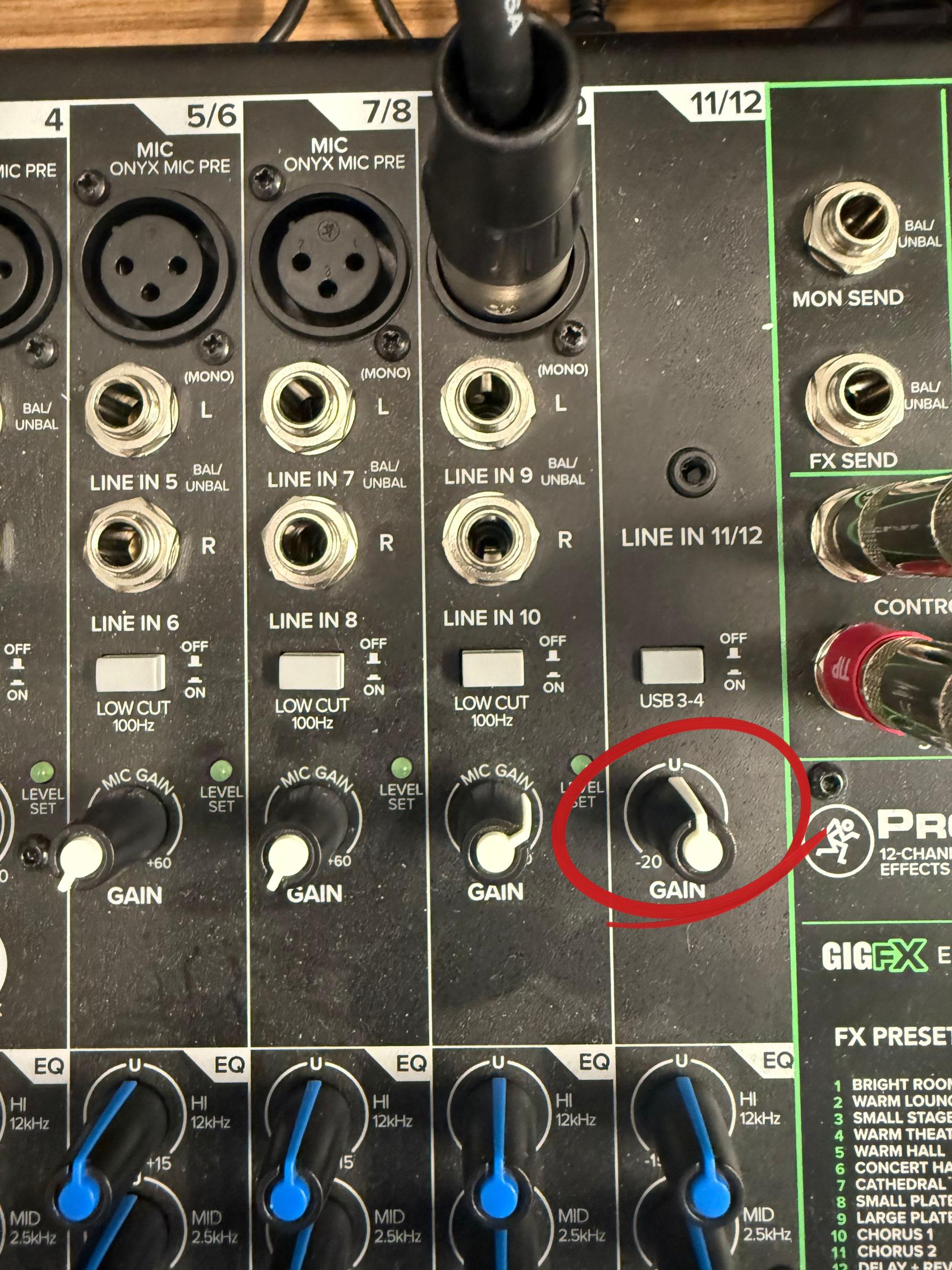 Gain Knob to U on 1112.jpg